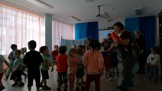 спектакль по мотивам сказа П.Бажова _Серебряное копытце_.mp4 смотреть онлайн
