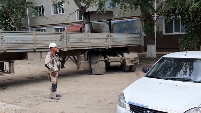 Строительная техника на детской площадке смотреть онлайн