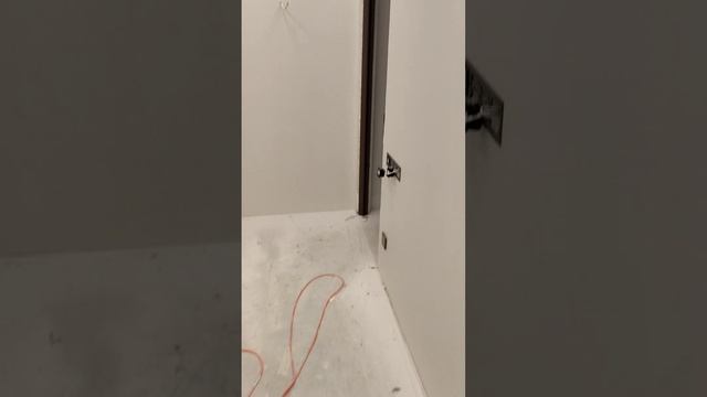 Установка дверей. Владивосток, 2023 год.