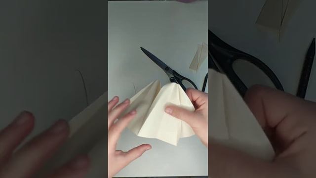 дракон из бумаги на руку? смотреть онлайн