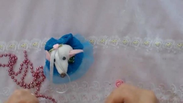 Мышка своими руками.ИГРУШКА МЫШКА. Как сделать мышку-шарик для украшения ёлки- Raton de tela.3ч