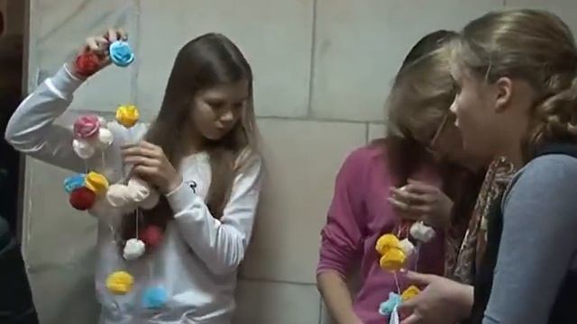 В «Строителе» прошла ежегодная городская выставка-ярмарка «Новогодняя игрушка» смотреть онлайн