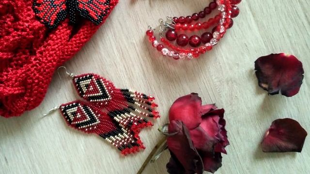 Что можно сделать из остатков бисера? Сережки! Подборка идей. смотреть онлайн