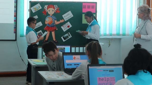 Урок английского языка в 6 классе "Getting to know about other classes around the world" смотреть онлайн