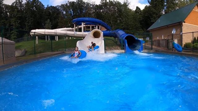 Holiday world slides смотреть онлайн