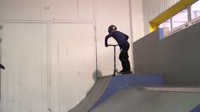 Спирин Мирон - финал PowerTrick самокат контест - скейтпарк BunnyHop 20181216 смотреть онлайн