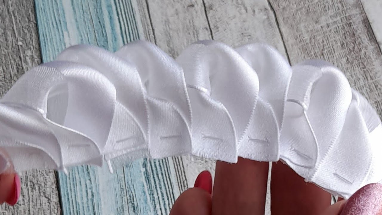 Продолжаю крутить Нарядные школьные бантики из ленты 2,5 см своими руками Канзаши Мастер-класс смотреть онлайн