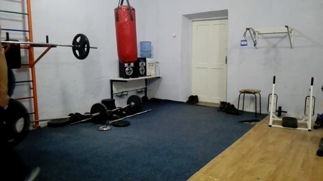 КАК НАКАЧАТЬ НОГИ В ТРЕНАЖЁРНОМ ЗАЛЕ!!! смотреть онлайн