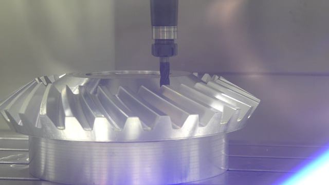 Новый российский фрезерный обрабатывающий центр «Саста» мод. ВМС-1300 смотреть онлайн