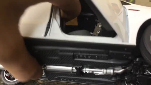 100$ Diecast Unboxing 2016 Volkswagen Polocandy white 1 18 Paudi models смотреть онлайн