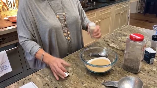Quarantine Cooking: Paula Deen House Seasoning Recipe смотреть онлайн