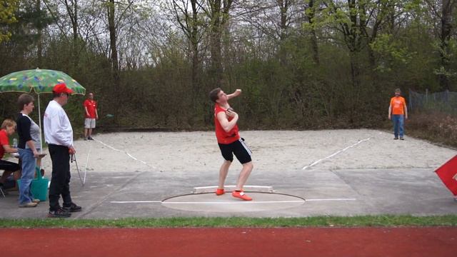 Lukas Koller Kugel 15,95m in Zorneding am Werfertag, den 27.04.13 смотреть онлайн