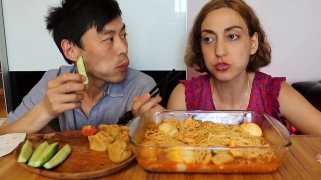 MUKBANG♡ ЛАПША /Токпокки сделанные своими руками/ манты/овощи в ОТЕЛИ не заселяют без прививок смотреть онлайн