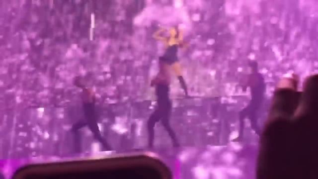 Ariana Grande Breaks Record For Highest Note Ever Sung Live (Chest Register) смотреть онлайн
