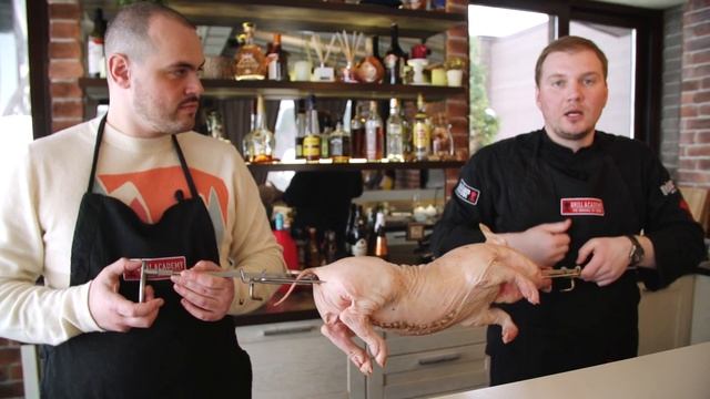 Готовим молочного поросенка на вертеле Summit S-670 GBS