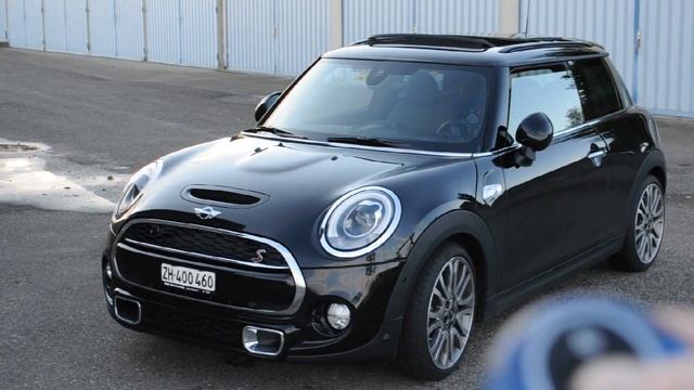 MINI Cooper S F56: Closing Windows, folding in Mirrors & closing Panoramic Sunroof using Remote Key смотреть онлайн