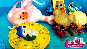 КТО ПЕРВЫЙ В БАССЕЙН . КУКЛЫ ЛОЛ СЮРПРИЗ