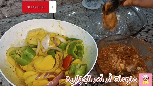 بطاطا في الفرن بافخاض الدجاج بتتبيلة ساحرة باكياس الفرن بدون الماء Oven baked potatoes with chicken смотреть онлайн