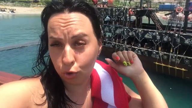 Наращивание ресниц и море смотреть онлайн