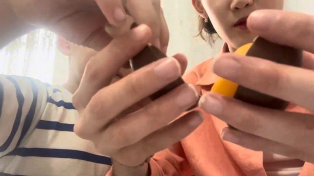 ВСЕМ ПРИВЕТ!!Сегодня мы будем открыватькиндер сюрприз!??Что внутри?!? смотреть онлайн