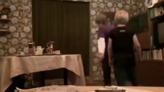 шкаф упал))))??? смотреть онлайн