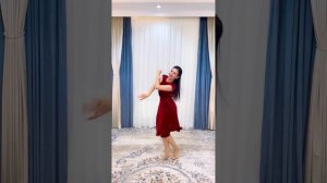 Dilmurod Sultonov ijrosidagi tarona raqsida Dilnoza Artikova