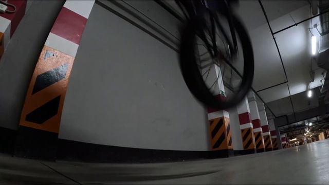 Раздал на BMX в скейтпарке в Лазаревском и КРАСНОЙ ПОЛЯНЕ!! Проникли на парковку смотреть онлайн