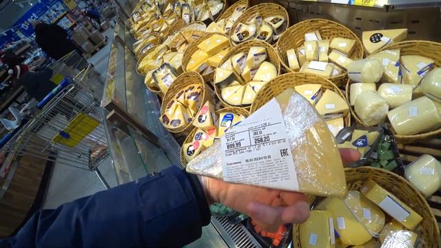 VLOG: ПРЕДПРАЗДНИЧНЫЙ АЖИОТАЖ. МНЕ СКАЗАЛИ, ЧТО Я ЖИВУ В КЛОПОВНИКЕ смотреть онлайн