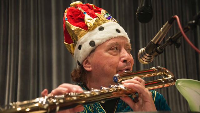 Unusually Different - Sometimes You Need a Helping Hand смотреть онлайн