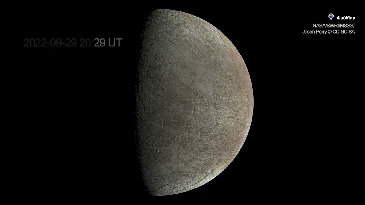 Первые изображения Европы с близкого пролета Юноны смотреть онлайн