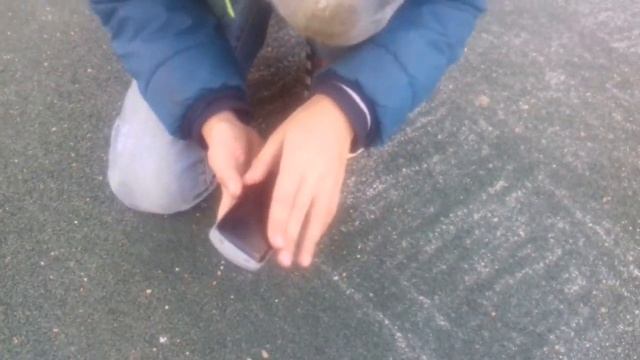 Когда разбился телефон и не включается смотреть онлайн