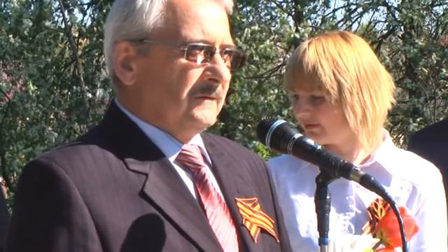 Праздник со слезами на глазах. Представители ДОКа вместе с учащимися 4-ой школы отметили День Побед смотреть онлайн