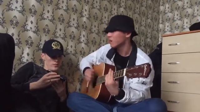 ТВОЯ МАМА ЗЛИТЬСЯ, А ОТЕЦ ГРОЗИТЬСЯ : на гитаре Казахстан. смотреть онлайн