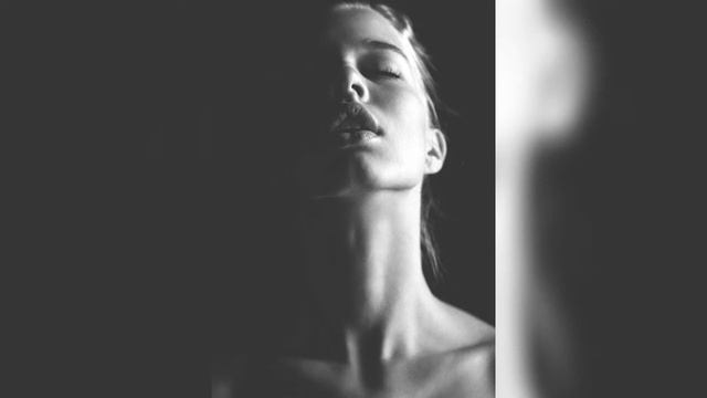 Она танцует и поет смотреть онлайн