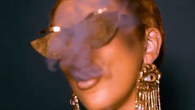 Doja Cat Gif Smoke смотреть онлайн
