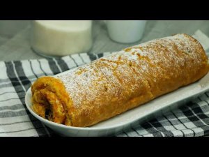 Просто залейте тестом яблоки и сухофрукты. Великолепный десерт