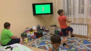 Мама сшила мне штаны из березовой коры