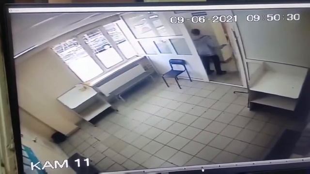 В Бурятии женщина украла телефон у медика смотреть онлайн