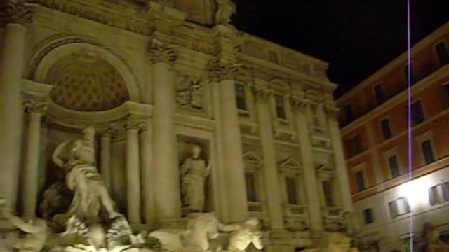 Camerata Bella Desconocida en la Fontana de Trevi en Roma смотреть онлайн