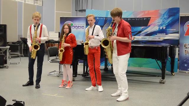 Ансамбль саксофонистов "VATAGABAND" смотреть онлайн