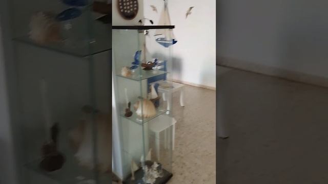 в холле отеля в Протарас на Кипре in the hotel in Protaras, very interesting authentic interior смотреть онлайн
