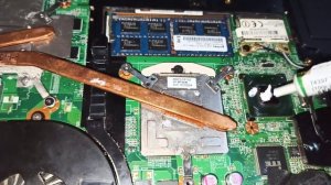 Тормозит НОУТБУК, тупит браузер, у тебя греется диод ДИОД PCH, простое решение