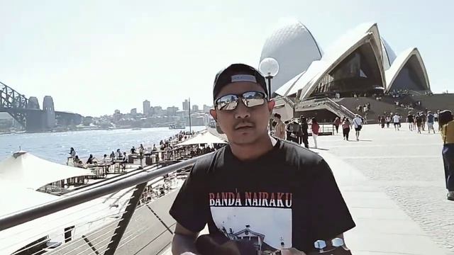 Ukulele Ambon Song смотреть онлайн