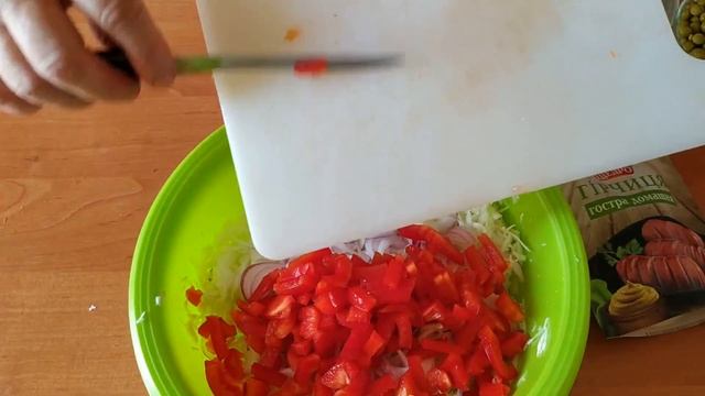 НЕбанальный САЛАТ из свежих овощей с пикантной Заправкой! смотреть онлайн