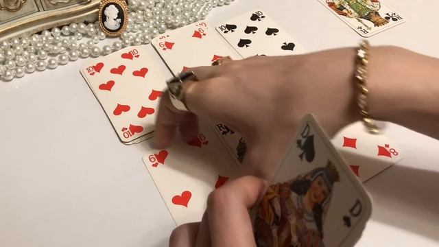 КРЕСТОВЫЙ КОРОЛЬ ПОД МАГИЕЙ ИЛИ В НЕОПРЕДЕЛЕННОСТИ? ЦЫГАНСКИЙ РАСКЛАД НА ОБЫЧНОЙ КОЛОДЕ КАРТ. смотреть онлайн