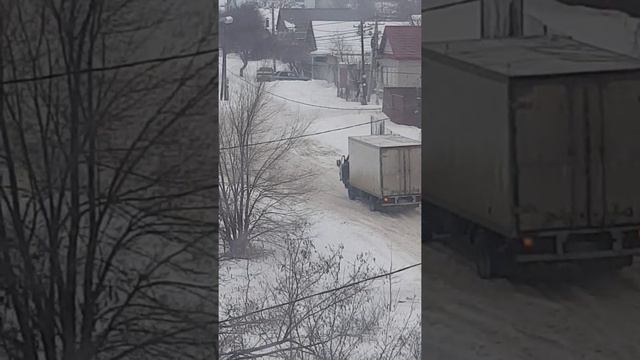 ДРУГ ДРУГУ НАДО ПОМОГАТЬ !.. смотреть онлайн