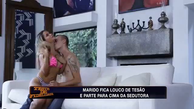 TESTE DE FIDELIDADE - Infiel Diz Estar 'na Seca' E Apalpa Sedutora