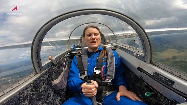 Полёт на планере космонавта Анны Кикиной смотреть онлайн