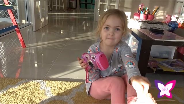 4 Year Old Reviews Vtech Kidizoom Duo Camera! смотреть онлайн