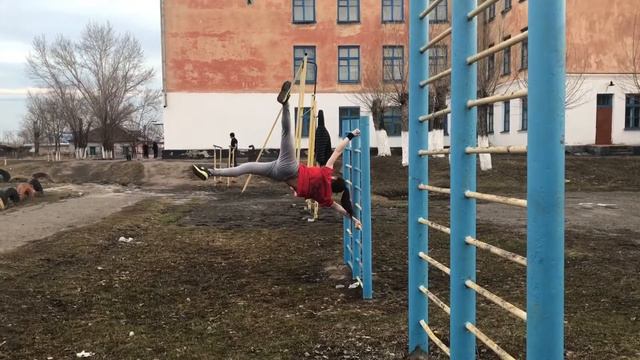Пора тренировок на улице)) смотреть онлайн